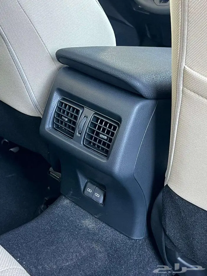 تويوتا كامري ال اي سعودي ابيض 2025 6