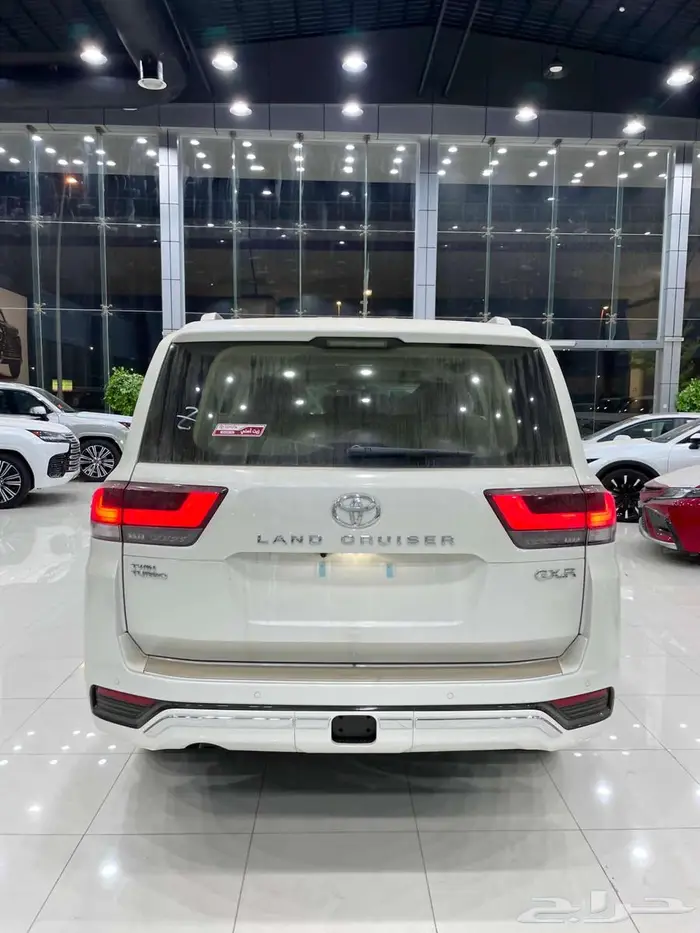 تويوتا لاندكروزر GXR L4 بنزين سعودي 2025 6