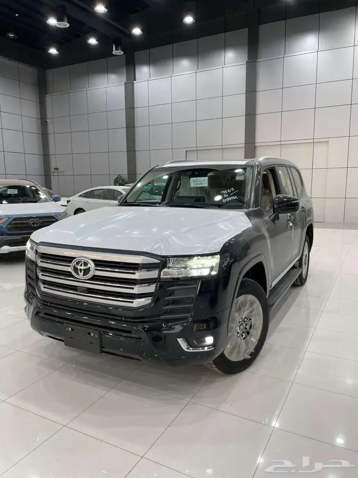 تويوتا لاندكروزر GXR L3 بنزين سعودي 2025 7