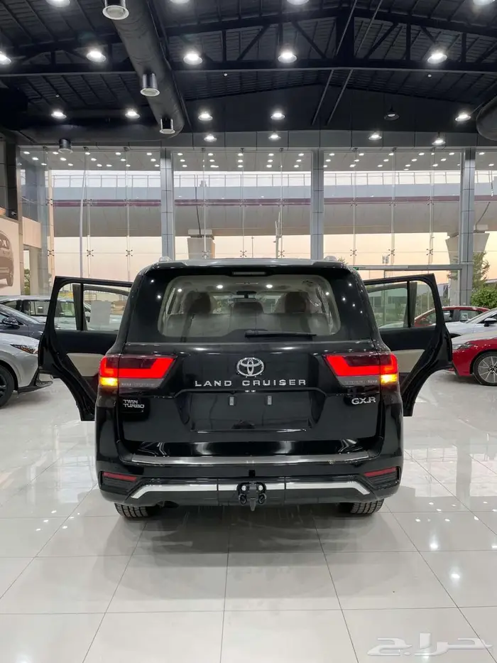 تويوتا لاندكروزر GXR L3 بنزين سعودي 2025 3