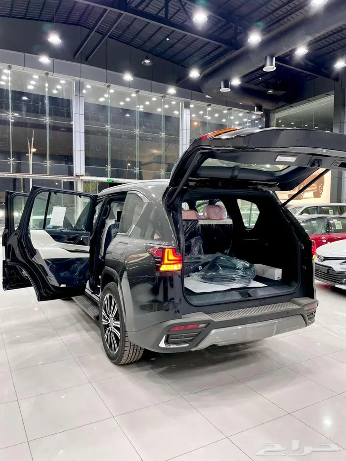 لكزس LX 600 BB سعودي اسود اوف وايت 2025 8