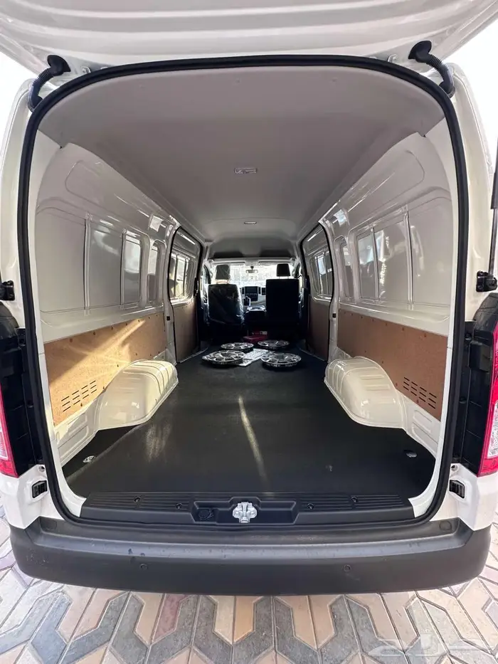 تويوتا باص ها يس 2026 19