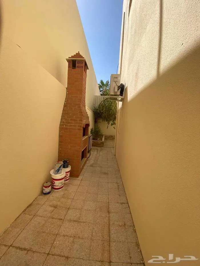 فيلا للايجار بحي النزهة 15