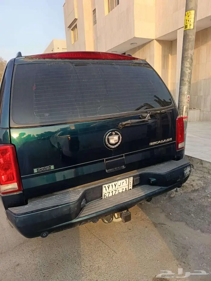 كاديلاك اسكاليد موديل 2005 ازرق قصير فل كامل دبل لوحة مميزة 1