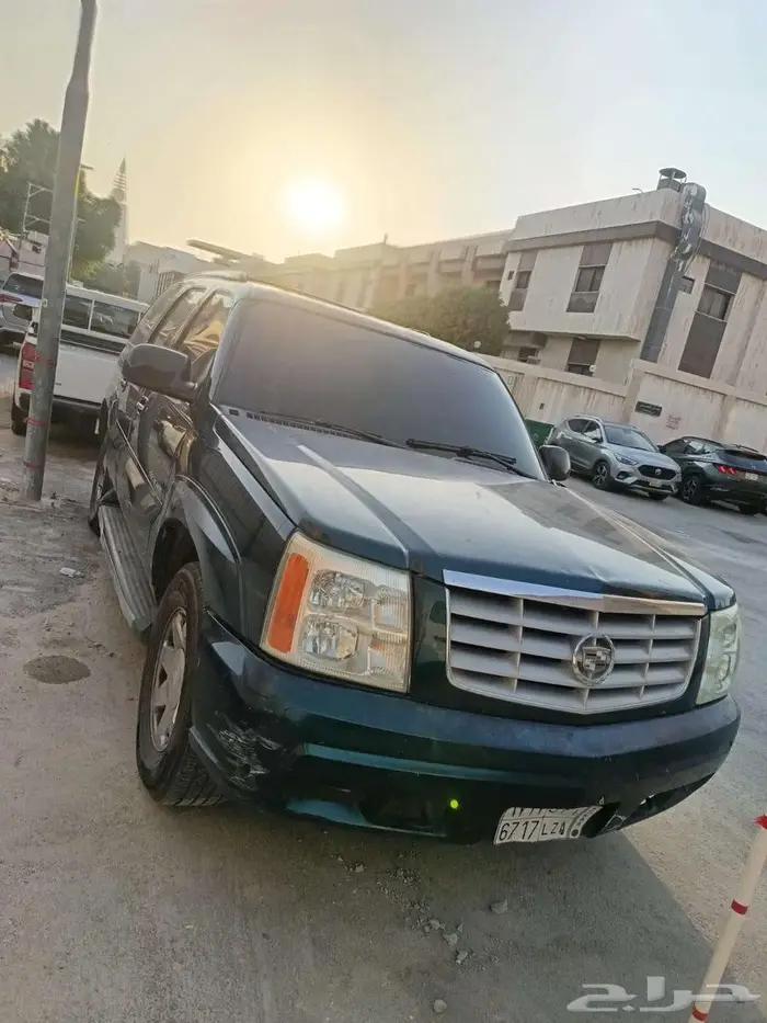 كاديلاك اسكاليد موديل 2005 ازرق قصير فل كامل دبل لوحة مميزة 9