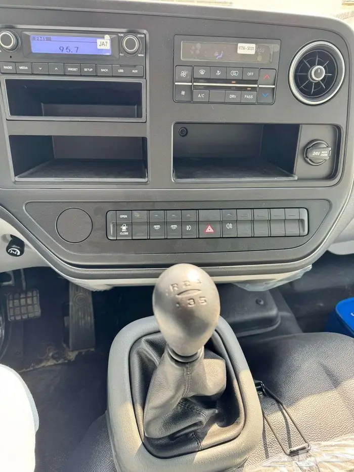 باص 26 راكب هيونداي كوانتي ديزل - انتاج 2025 6