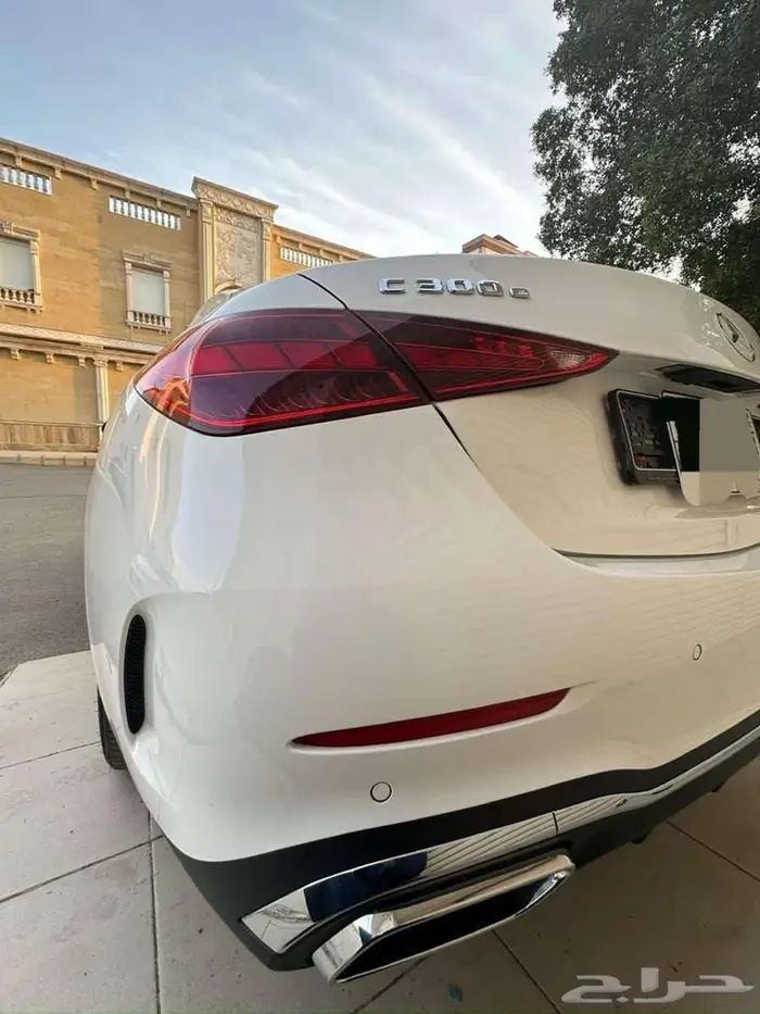 مرسيدس C300e 2023 شبه جديد 24