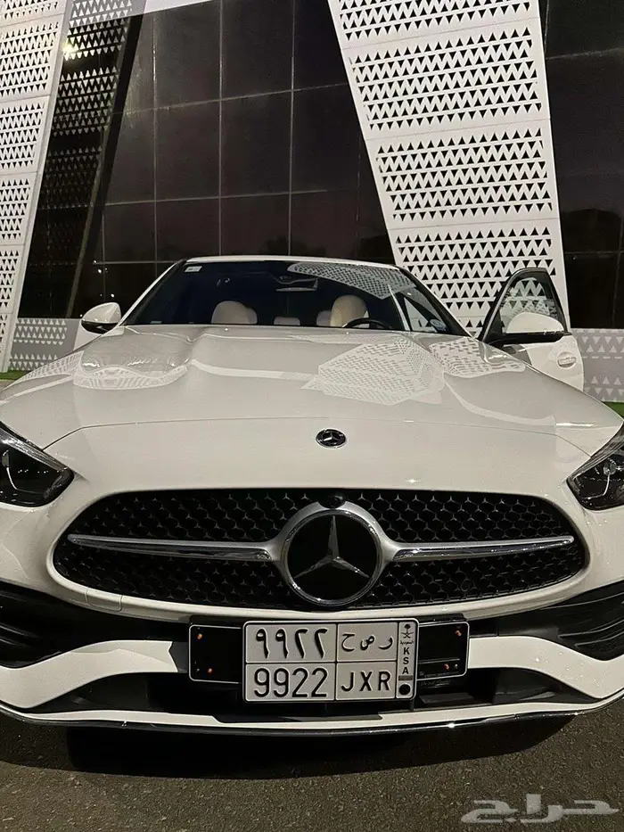 مرسيدس C300e 2023 شبه جديد 1