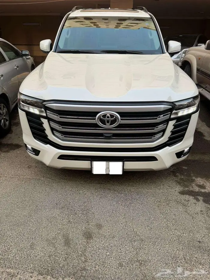 تويوتا لاندكروزر GXR2 2025 قير اوتماتيك بنزين 0