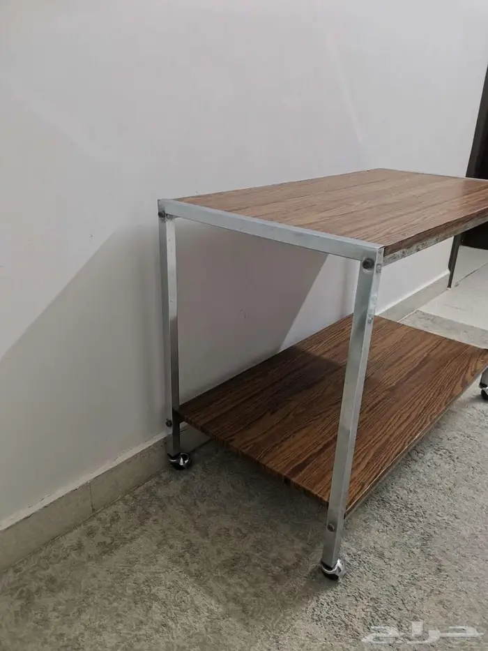 طاولة تلفزيون قديمة 3