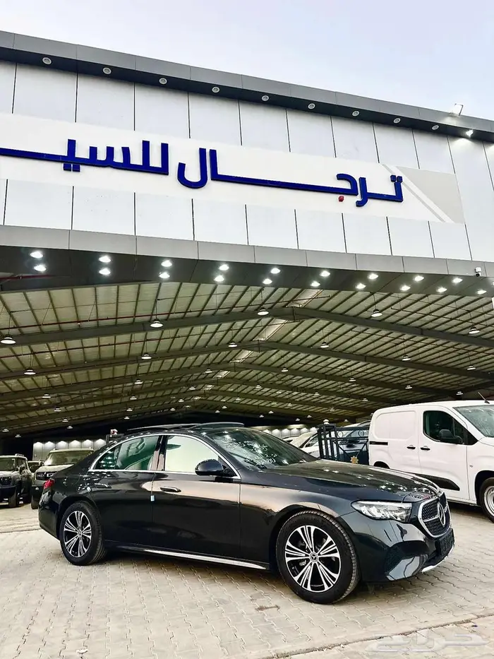 مرسيدس E 200 موديل 2025 اصفار كاش وتقسيط 25