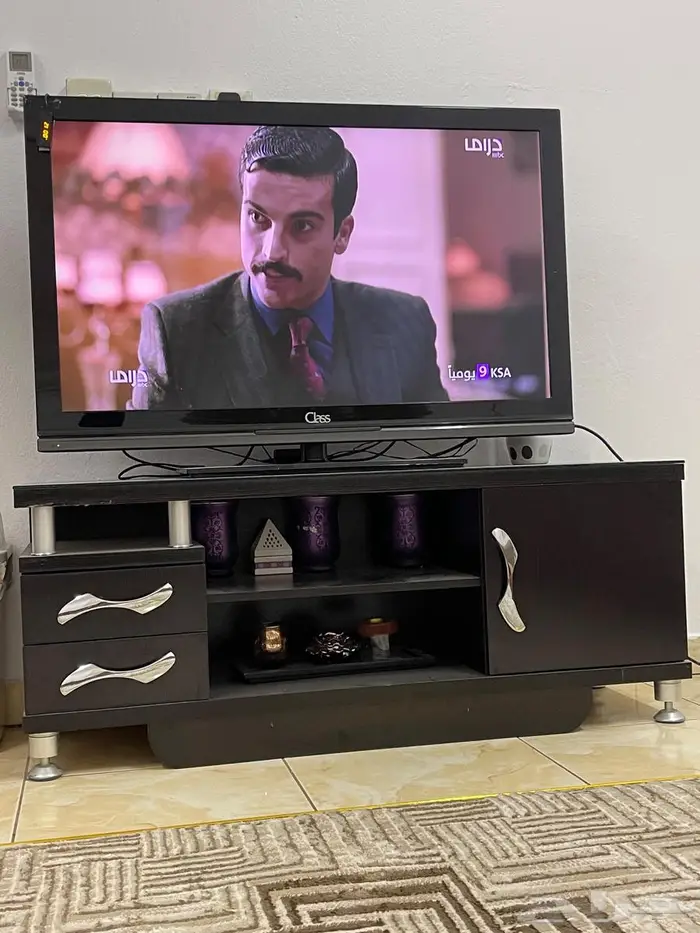 للبيع شاشة وطاولة 1