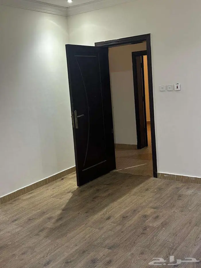 غرفتين وصاله مطبخ ومكيفات راكبه 0