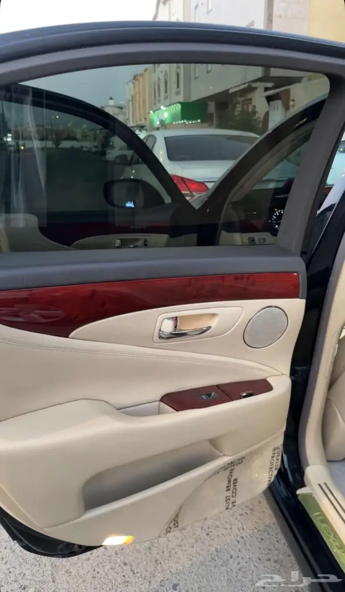 لكزس LS460 بحالة الوكالة 4