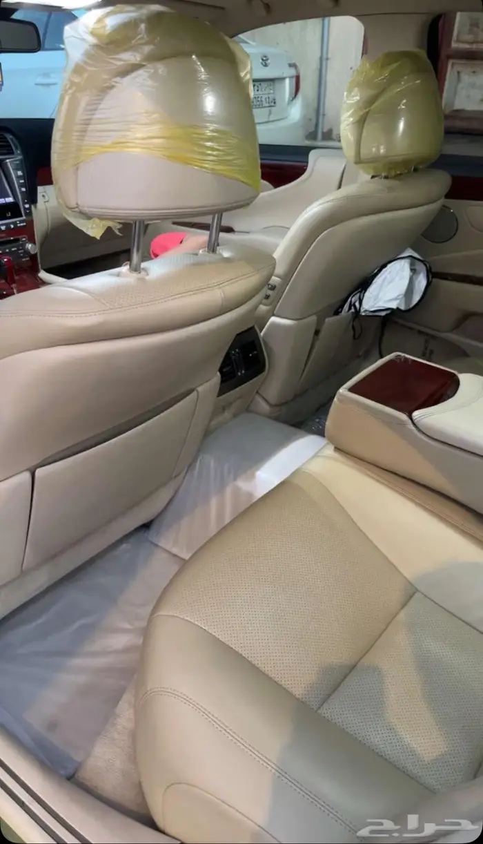 لكزس LS460 بحالة الوكالة 3