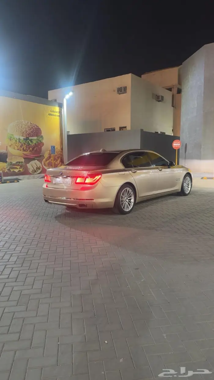 للبيع بي ام دبيلو موديل 2014 حجم 730 25