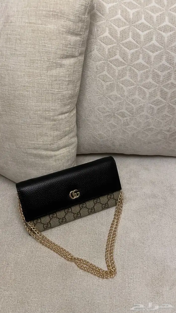 شنط متنوعه من عده براندات مختلفه 5