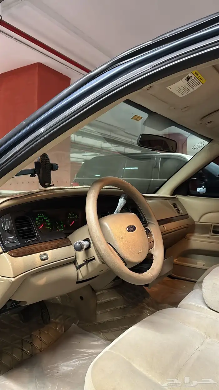 للبيع فورد فكتوريا 2011 - 295 الف km 5