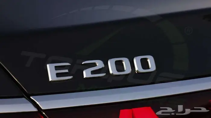 2025 MERCEDES-BENZ E 200 2.0L RWD اصفار مع ضمان 18