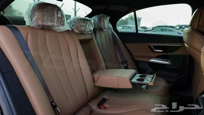 2025 MERCEDES-BENZ E 200 2.0L RWD اصفار مع ضمان 12