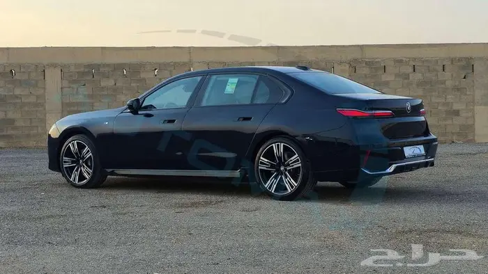 بي ام دبليو 735i M 2026 خليجي اصفار مع ضمان الوكيل 4