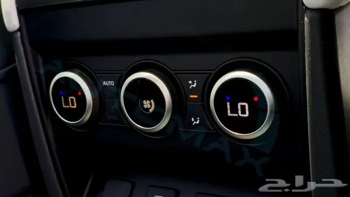 2025 LAND ROVER DEFENDER 110 S P300 GCC ضمان وصيانة الوكيل 16