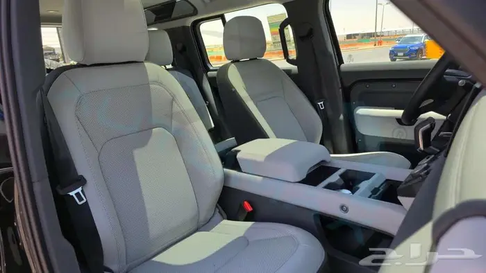 2025 LAND ROVER DEFENDER 110 S P300 GCC ضمان وصيانة الوكيل 17