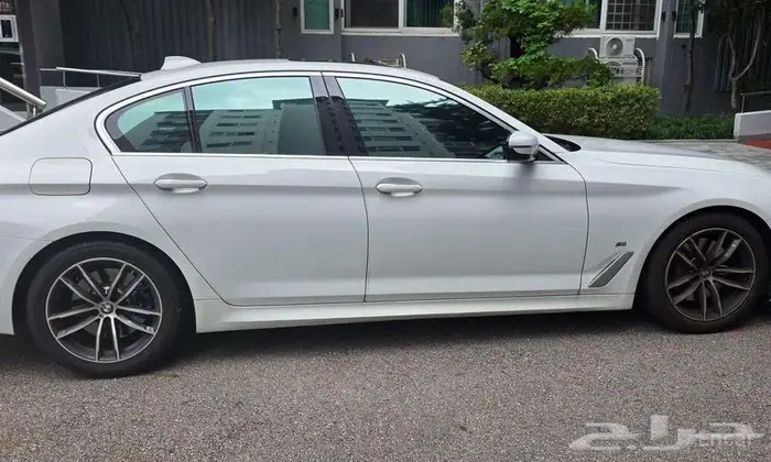 BMW 5 Series (G30) 520i M Sport 2022 - وارد كوريا 4