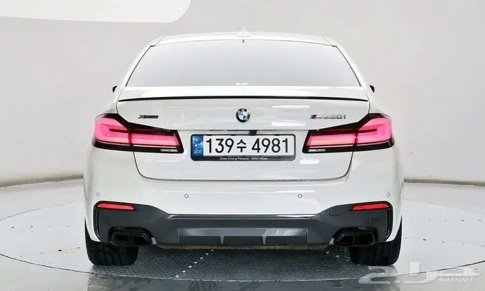 بي ام دبليو M500i xDrive 2023 2