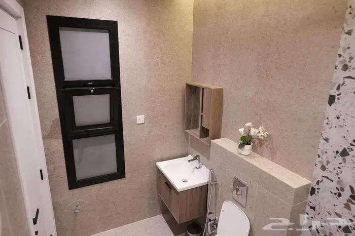 شقة للايجار بحي العارض 16