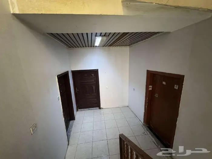 عمارة للبيع في حي غبيرا 9