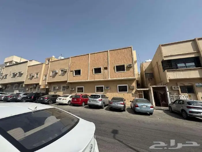 عمارة للبيع في حي غبيرا 3
