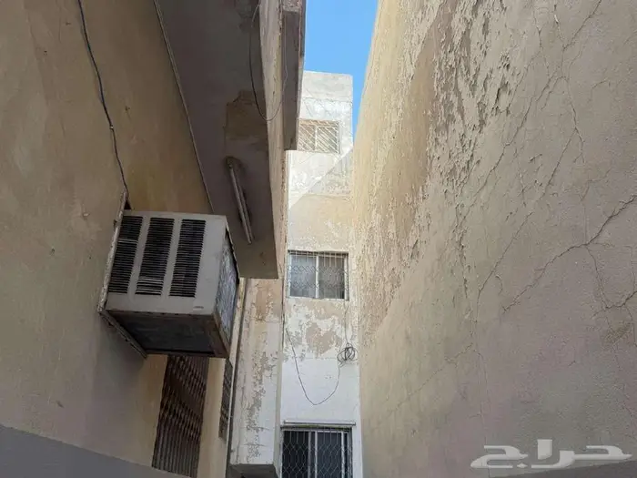 عمارة للبيع في حي غبيرا 13