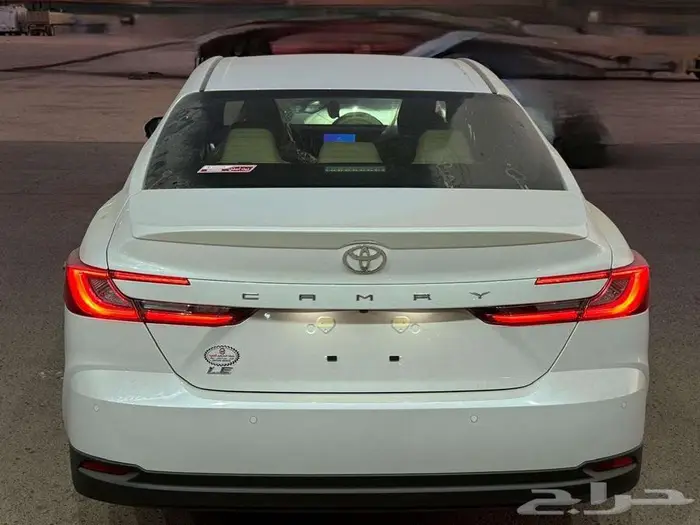 تويوتا كامري LE فتحة بنزين موديل 2025 6