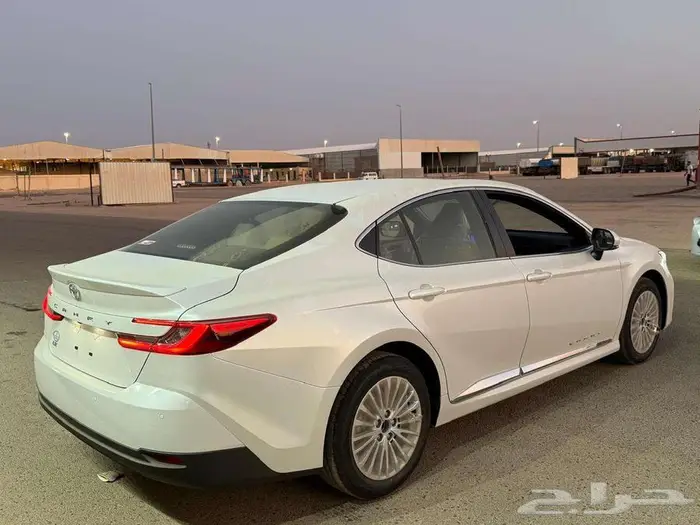 تويوتا كامري LE فتحة بنزين موديل 2025 7