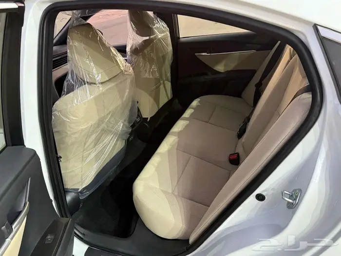 تويوتا كامري LE فتحة بنزين موديل 2025 12