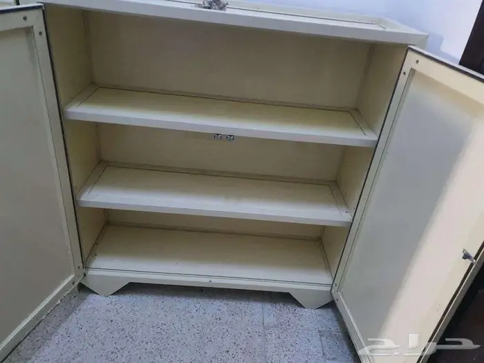 خزانة ألمنيوم باب أول للبيع 1