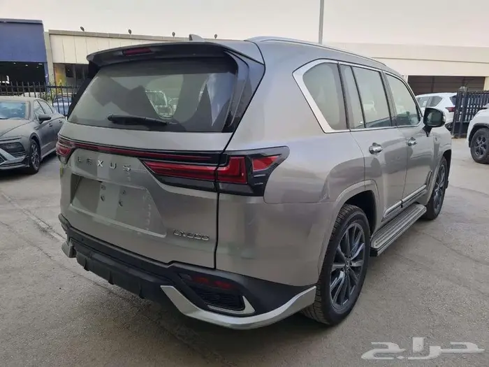 عرض خاص ليكزس LX 600 F SPORT 2025 3