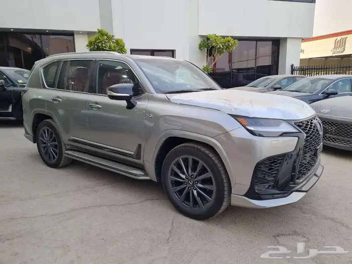 عرض خاص ليكزس LX 600 F SPORT 2025 5