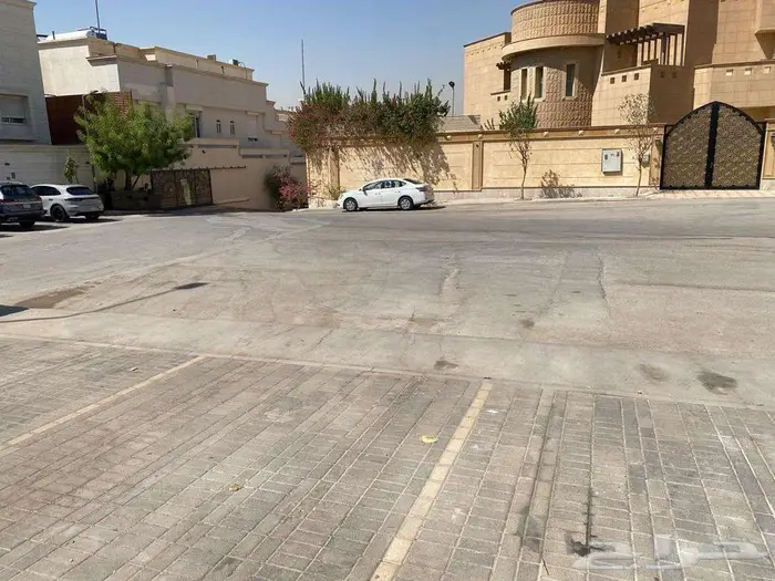 فيلا للايجار بحي النزهة 16