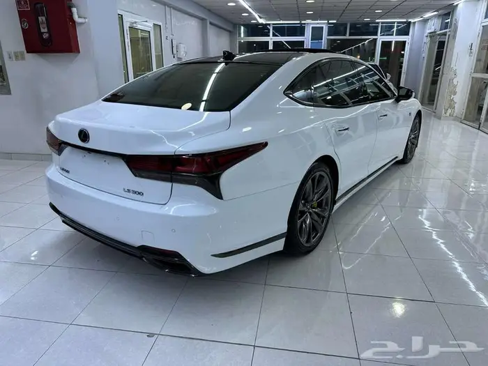 لكزس LS500 اف سبورت 2018 خليجي مالك اول بدي وتشييكات الوكالة 5