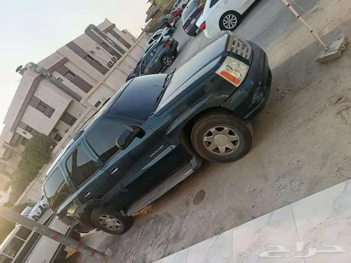 كاديلاك اسكاليد موديل 2005 ازرق قصير فل كامل دبل لوحة مميزة 6