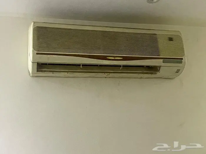اثاث غرفة نوم سرير مع خزانه مع تسريحه مع كوميدينا  مكيف 0