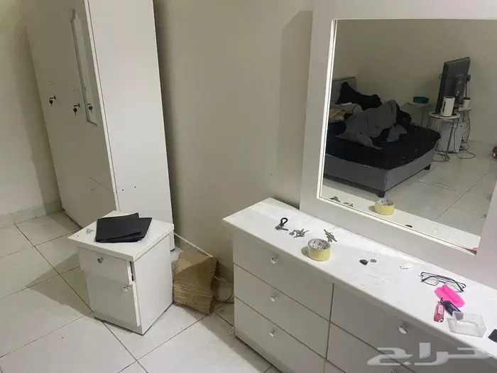 اثاث غرفة نوم سرير مع خزانه مع تسريحه مع كوميدينا  مكيف 2