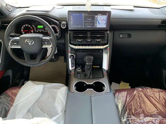 تويوتا لاندكروزر VXR بنزين فل كامل موديل 2023 20