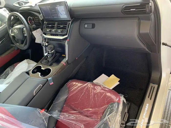 تويوتا لاندكروزر VXR بنزين فل كامل موديل 2023 10