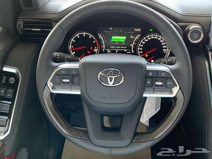تويوتا لاندكروزر VXR بنزين فل كامل موديل 2023 9