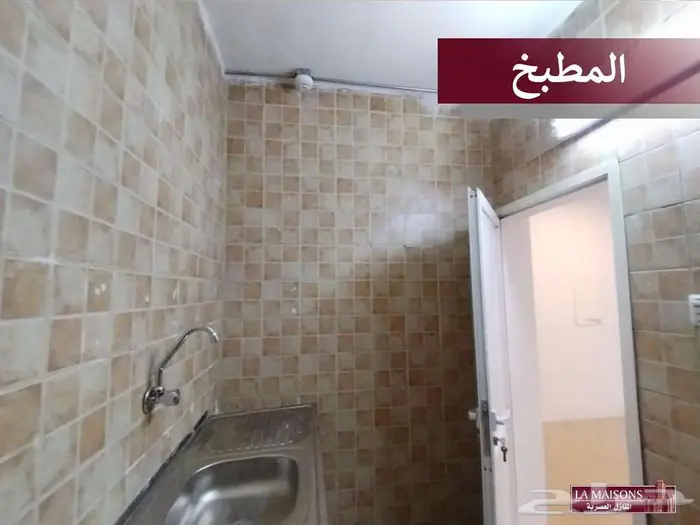 للايجار معرض تجاري رقم 207 بمركز مليباري سنتر 15