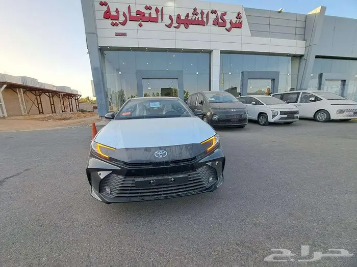 تويوتا - كامري LE فتحه بنزين اللون اسود موديل 2025 1