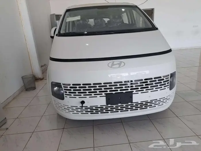 هونداي - ستاريا ديزل 9 ركاب اللون ابيض موديل 2025 4